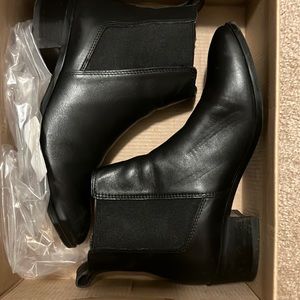 Steve Madden Danika booties in black leather size 6.5